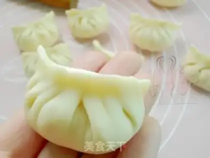 Make Corn horse-toe pork dumplings step 11