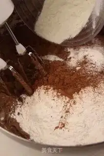 Make Heavy oil cake step 4