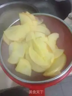 Make Apple Rose step 1