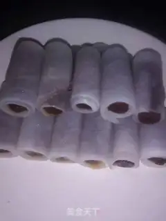 Make Coral crystal rolls step 3