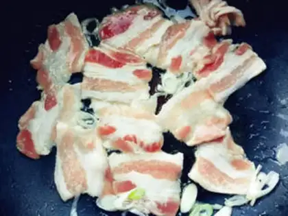 Make Hot cabbage makes meat step 2