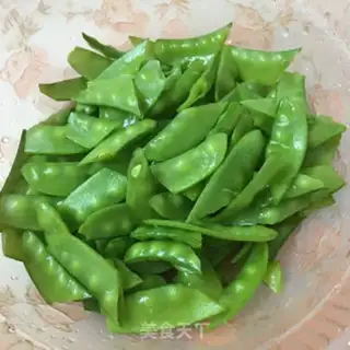 Make Weenie fried Dutch beans step 1
