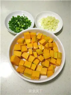 Make Microwave garlic pumpkin step 1