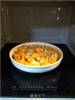 Make Microwave garlic pumpkin step 4