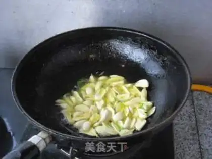 Make Garlic dried fish step 5