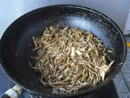Make Garlic dried fish step 13