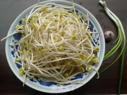 Make Cold bean sprouts step 0