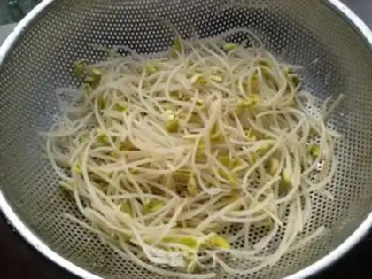 Make Cold bean sprouts step 3