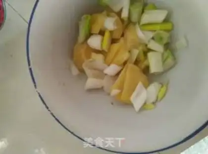 Make Tasty saloon soup step 0
