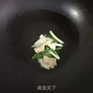 Make Battery mushroom rice step 4