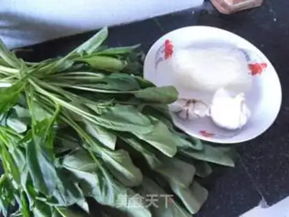 Make Garlic fan spinach step 0