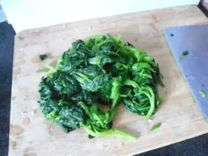 Make Garlic fan spinach step 5