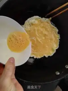 Make Scrambled eggs step 2