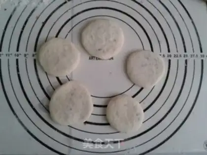 Make Red sugar pan helmet step 6