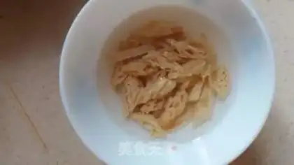 Make Silver apricot porridge step 1
