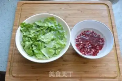 Make Pomegranate salad step 4
