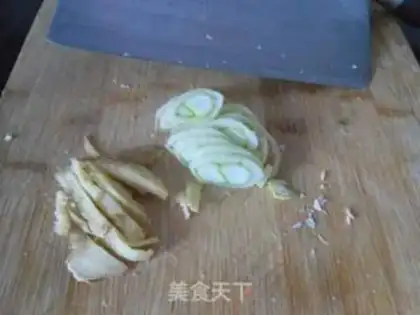 Make Five flowers and sour sauce step 2