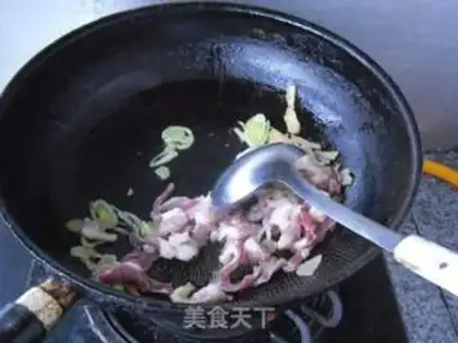 Make Five flowers and sour sauce step 4