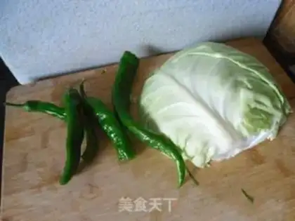 Make Spicy cabbage step 0