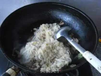 Make Five flowers and sour sauce step 6
