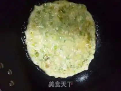 Make Shrimp onions for eggs step 2
