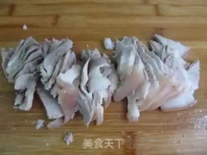 Make Garlic sprouts back to the pot step 1