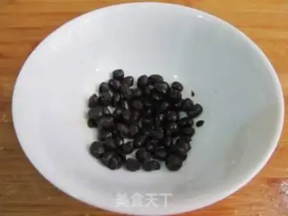Make Garlic sprouts back to the pot step 4