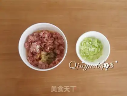 Make Noodle balls with meat step 1