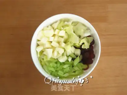 Make Waldorf salad step 4