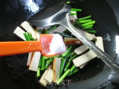 Make Scrambled eggs step 5