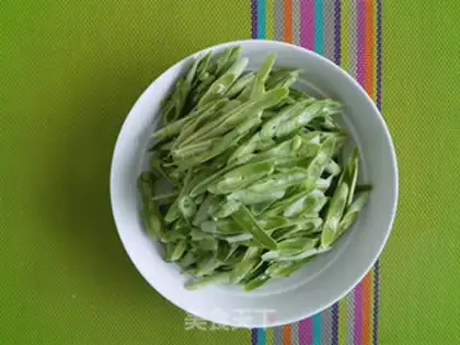 Make Four seasons of bean fried meat step 2