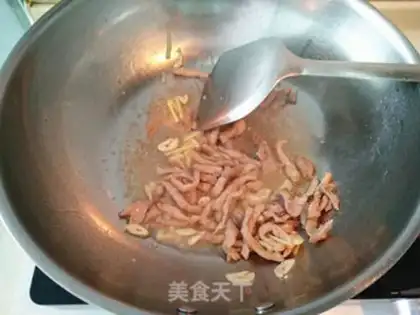 Make Four seasons of bean fried meat step 3