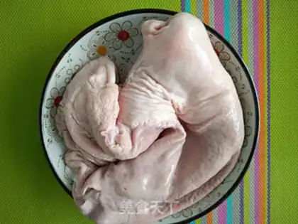 Make Pork pelvis soup step 0