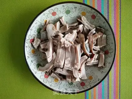 Make Pork pelvis soup step 3