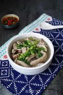 Make Pork pelvis soup step 6