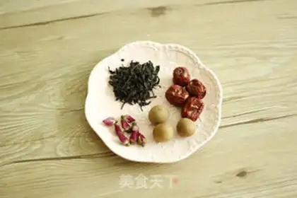 Make English rose tea step 1