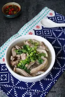Make Pork pelvis soup step 7