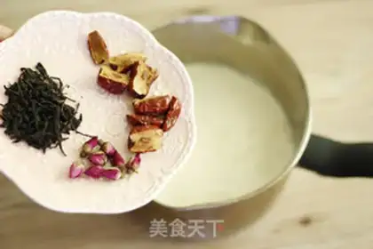 Make English rose tea step 6