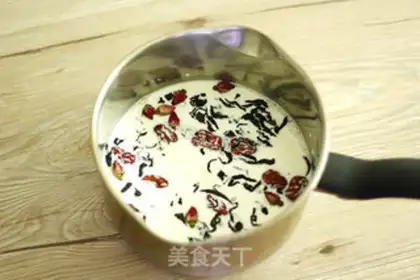 Make English rose tea step 7
