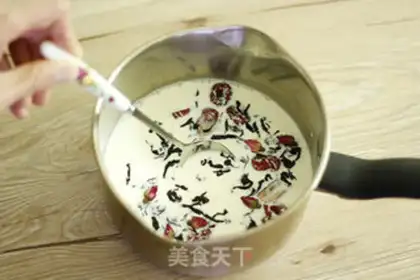 Make English rose tea step 9