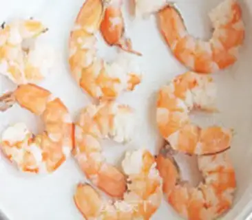 Make Shrimp rolls step 1