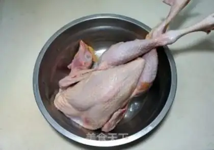 Make Crushing three yellow chickens step 0
