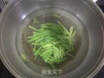 Make Celery with peanuts step 2