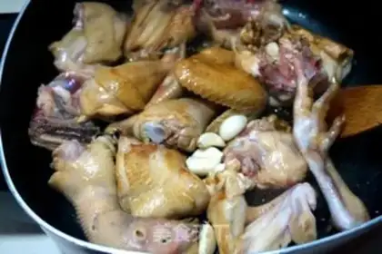 Make Crushing three yellow chickens step 5