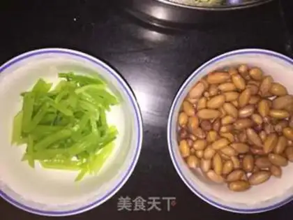 Make Celery with peanuts step 4