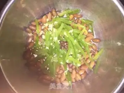 Make Celery with peanuts step 6