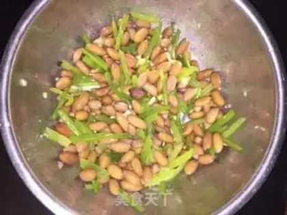 Make Celery with peanuts step 9