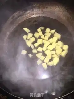 Make Curry potatoes and chickens step 0