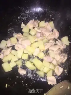 Make Curry potatoes and chickens step 3