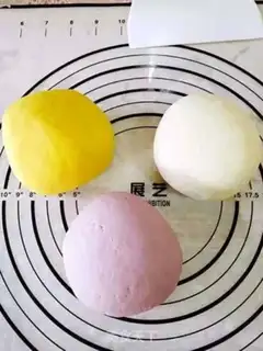 Make Fancy buns step 2